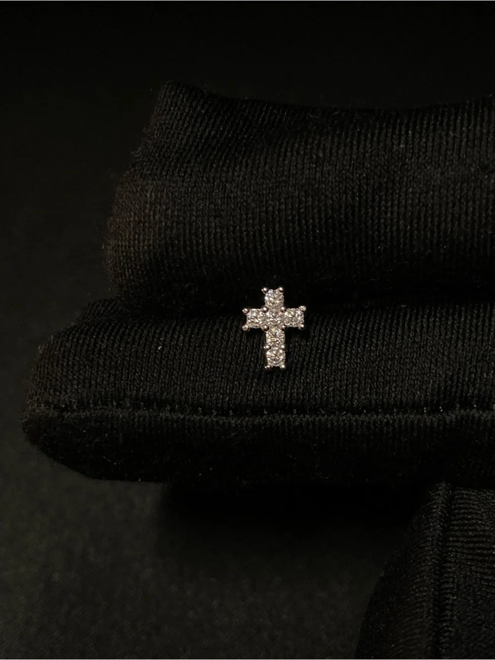 ✨ BRAND NEW 925 STERLING SILVER MOISSANITE CROSS EARRINGS ✨